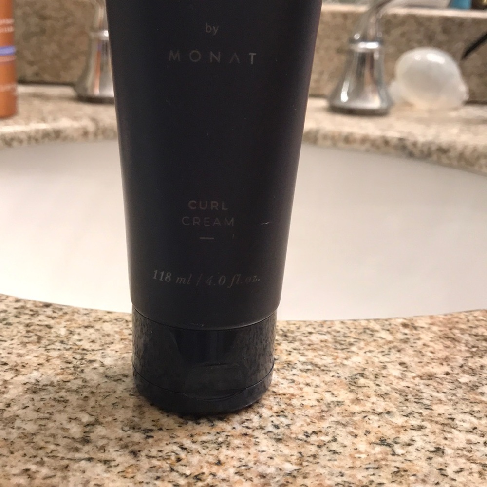 Monat curl cream